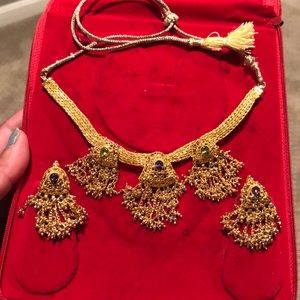 Necklace and earring set